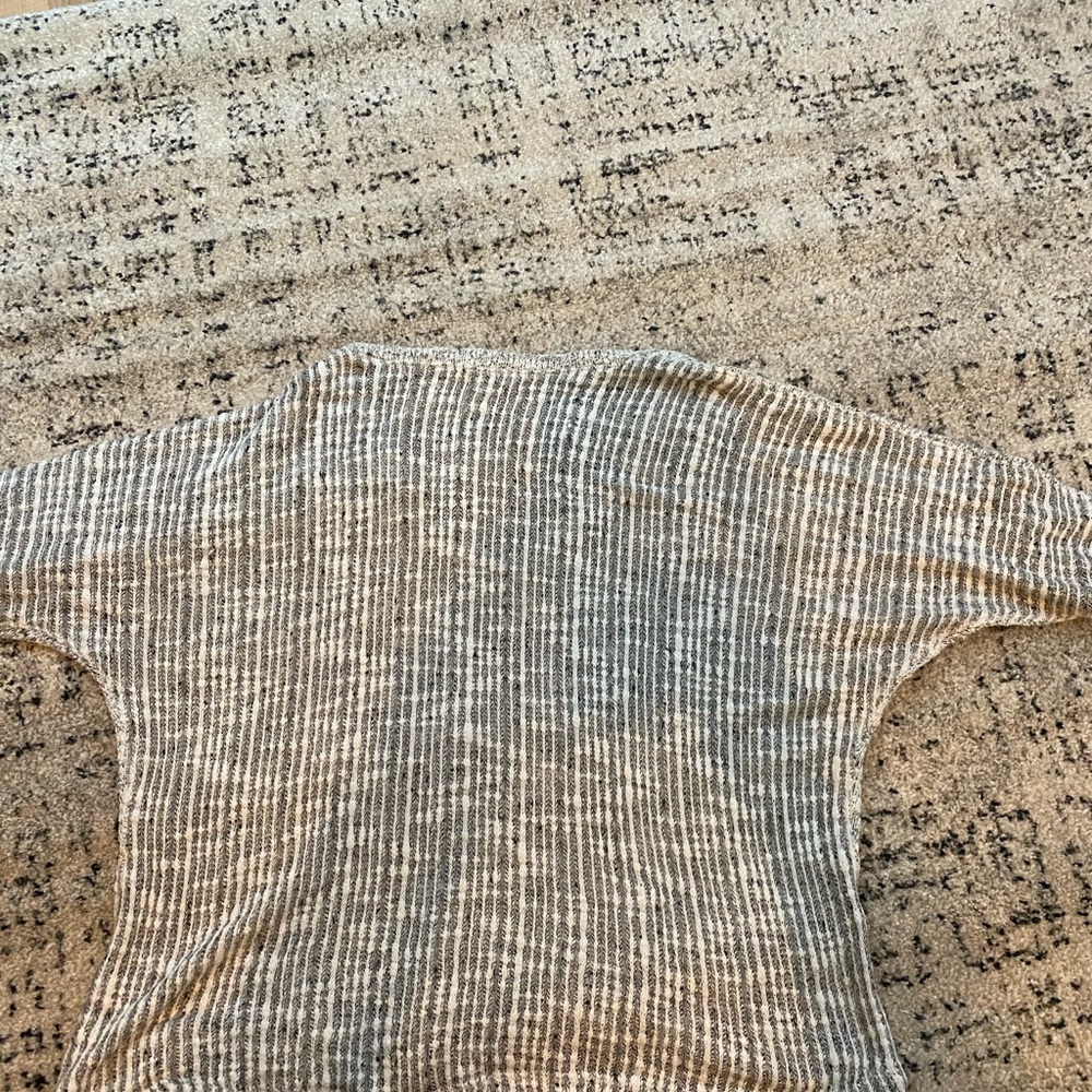 Splendid Sweater - Picture 4 of 6
